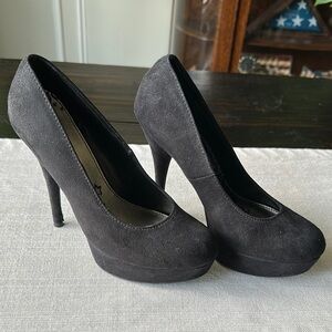 Black Suede Stiletto High Heel Pumps Size 7.5